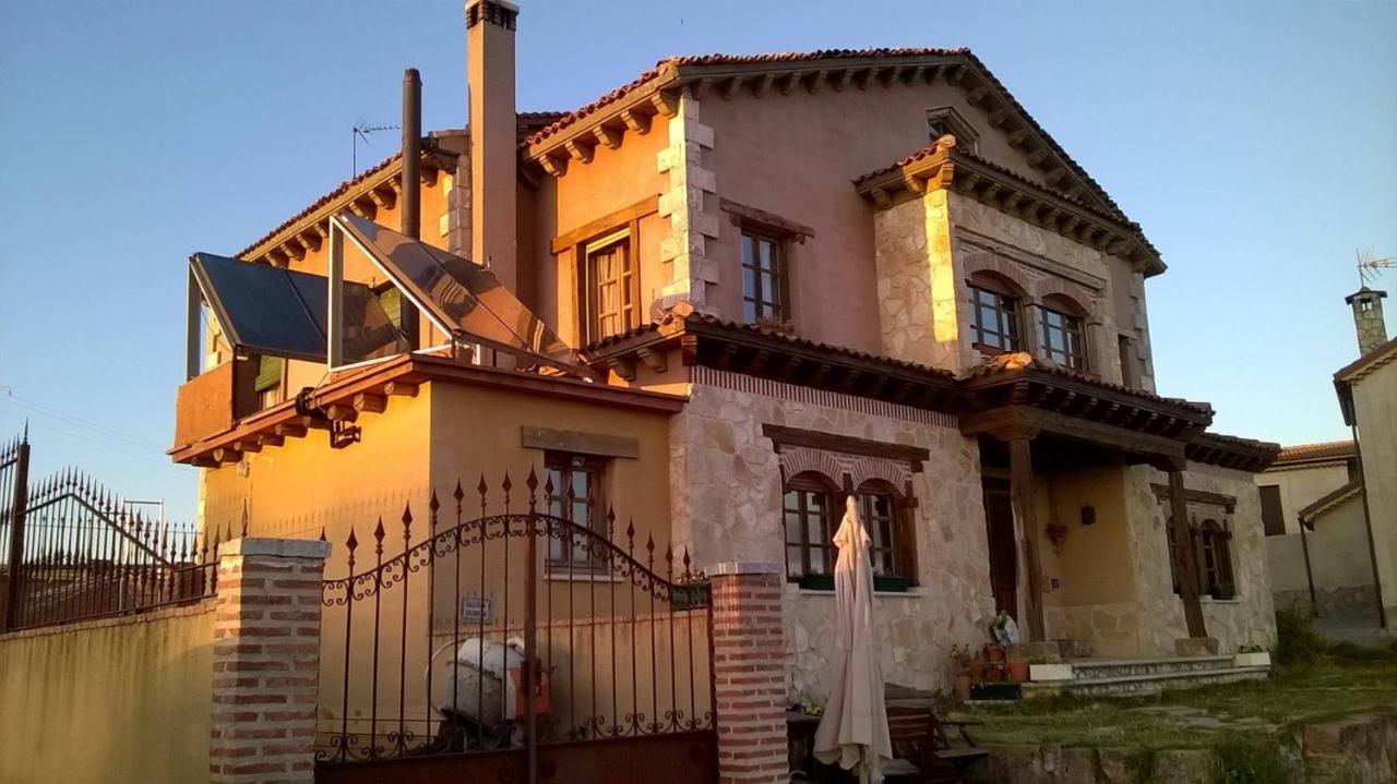 El Camino Real Guest House Villovela de Pirón Екстериор снимка
